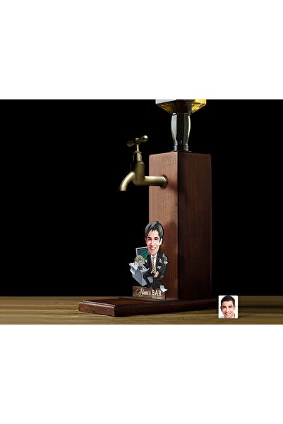 Bk Gift Kişiye Özel Patron Baba Karikatürlü Musluklu Ahşap Viski Standı-13, V...