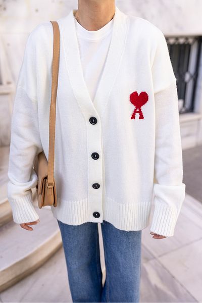 Askı Nişantaşı Ecru Heart Embroidery Detailed Oversize Cardigan 104-00336