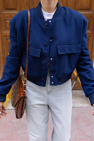 Askı Nişantaşı Lacivert Çıtçıt Düğmeli Iki Torba Cepli Bomber Ceket 115-00381