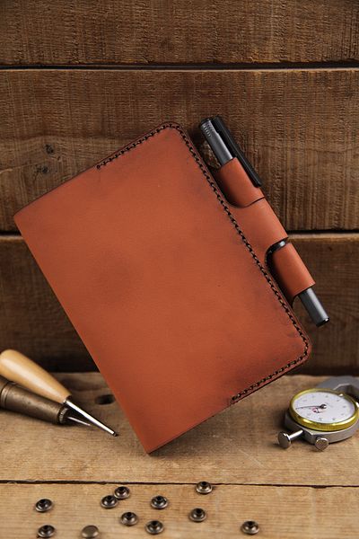 New Coast Leather 1900's Ръчно изработен калъф за тефтер A6 от естествена кожа