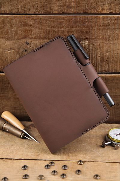 New Coast Leather 1900's Ръчно изработен калъф за тефтер A6 от естествена кожа