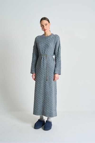 Laluvia Gestricktes, dickes Strickkleid mit grauem Haar