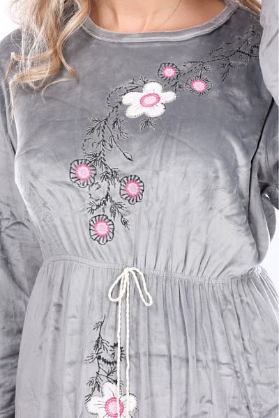 mervemoda Γυναικείο βελούδινο μακρύ φόρεμα με γκρι κέντημα