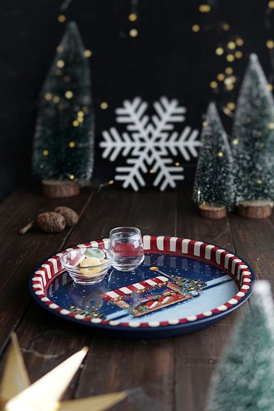EVLE New Year Themed Metal Tray, 31.5 Cm Ee197-6r