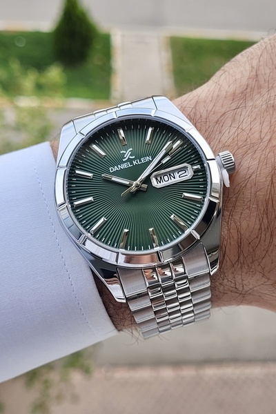 Daniel Klein Men's Wristwatch with Dial Green Band Silver Color Calendar and Day Function