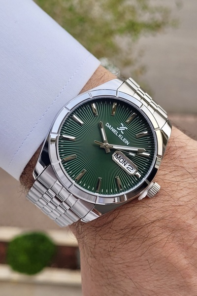 Daniel Klein Men's Wristwatch with Dial Green Band Silver Color Calendar and Day Function