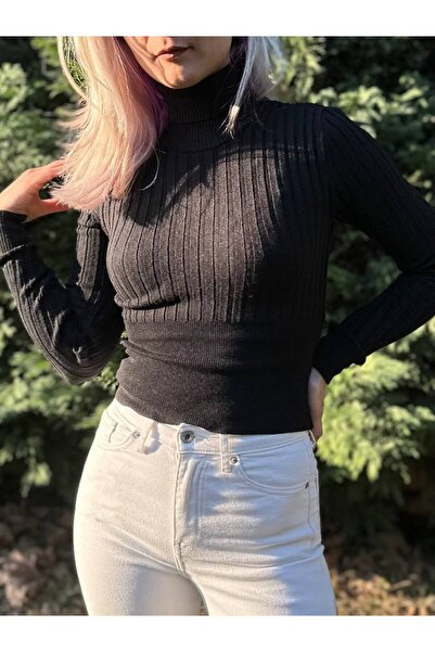 Lefon Black Thick Corded Turtleneck Sweater