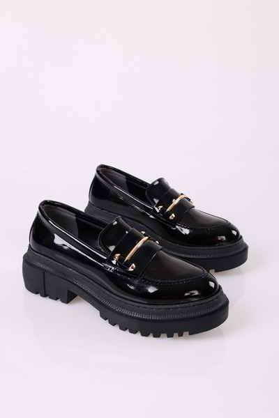 Shoeberry Жіночі мокасини з чорної лакованої шкіри Gunluk з товстою підошвою на пряжці Luis