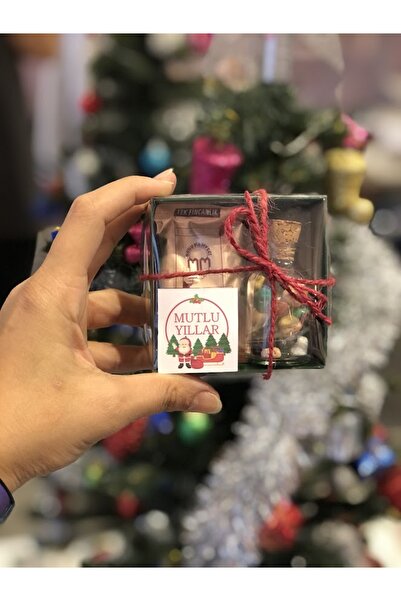 Mirabella Gift 5’li Özel Kutulu Yılbaşı Hediyesi – Kahve Ve Şipşak Çikolata Mini Yeni Yıl Sürpriz Seti