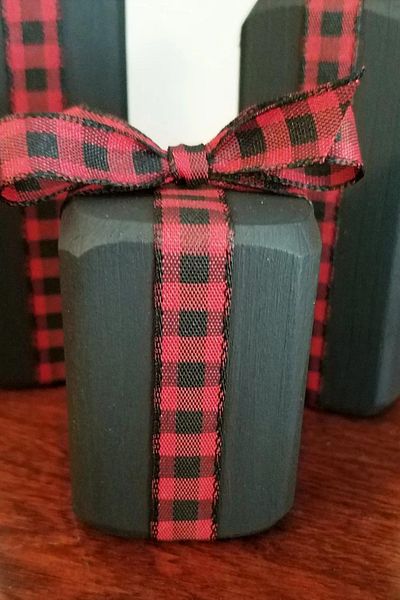 Alyones Set of 3 Buffalo Plaid Farmhouse Christmas - Tiered Tray and Christmas Decor