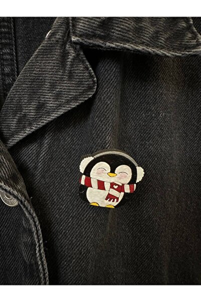 gokmentoy Penguen Kulaklıklı Noel Yılbaşı Temalı Ahşap El Boyaması Broş