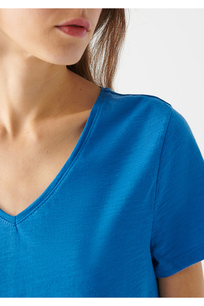 Mavi V Yaka Basic Tişört Slim Fit / Dar Kesim 168260-33537