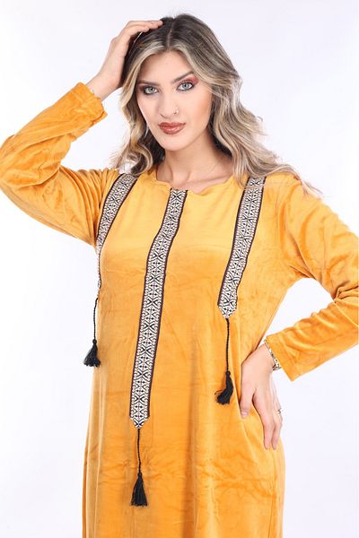 mervemoda Γυναικείο μακρύ βελούδινο φόρεμα με ριγέ γιακά με μουστάρδα
