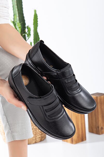 Ayakkabı Bahçesi Éksarkú fekete ortopéd tépőzáras elasztikus napi női cipő