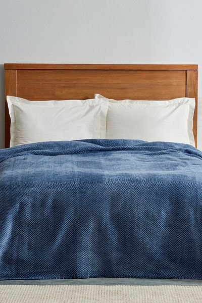 Karaca Home Sandra Double Fish Back Patterned Cotton Blanket Indigo