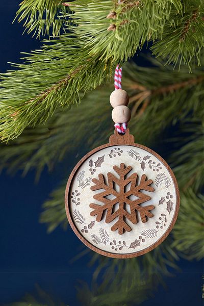 HippoDeco Christmas Pine Tree Ornament with Scandinavian Style Large Snowflake and Christmas Flowers Around