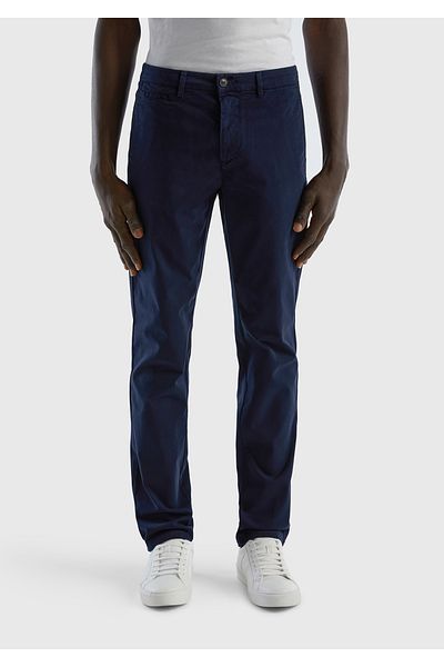 United Colors of Benetton Pantaloni chino pentru bărbați, albastru bleumarin, slim fit