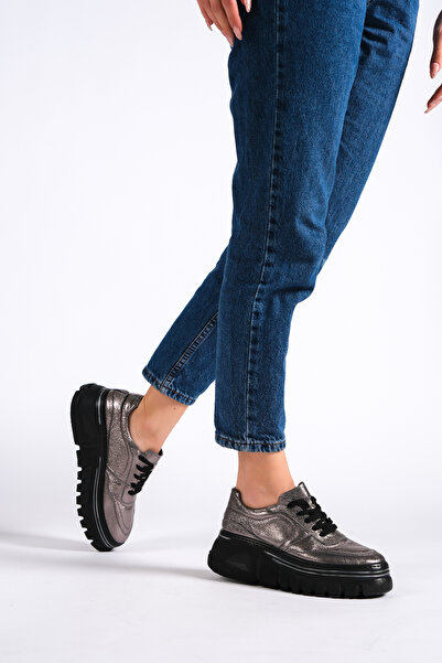 NESLİHAN KÖK حذاء كاجوال من الجلد الطبيعي بنعل عالٍ