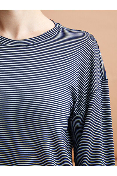 LC Waikiki Petite Crew nyakú csíkos, hosszú ujjú női póló