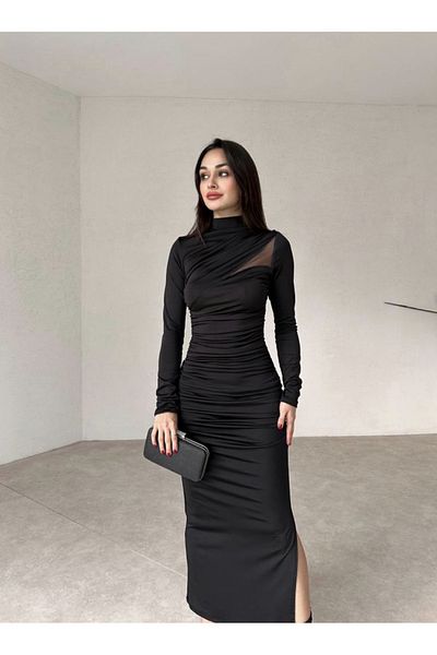 Afiş Butik Rochie neagră cu fante cu fereastră