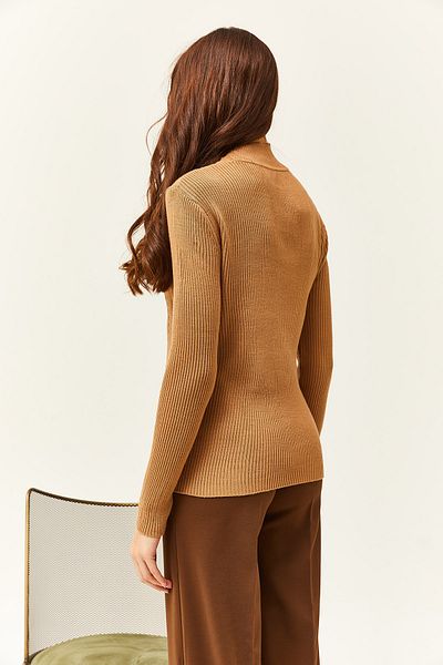 Olalook Kamelfarbener halber Rollkragenpullover mit Zickzack-Struktur für Damen, weicher Strickpullover KZK-19000447