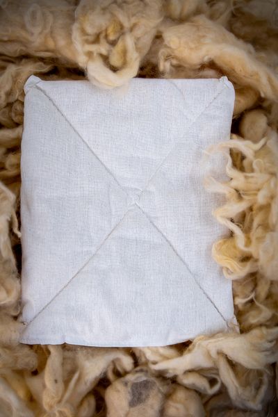 Woolly Well Unwashed Sheep Wool Back, Chest and Abdominal Pillow (15x15 Cm)