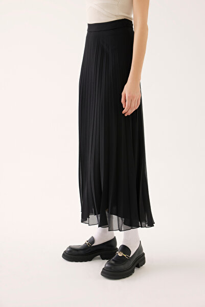 Perspective Dixie Regular Fit Long Length Black Color Skirt