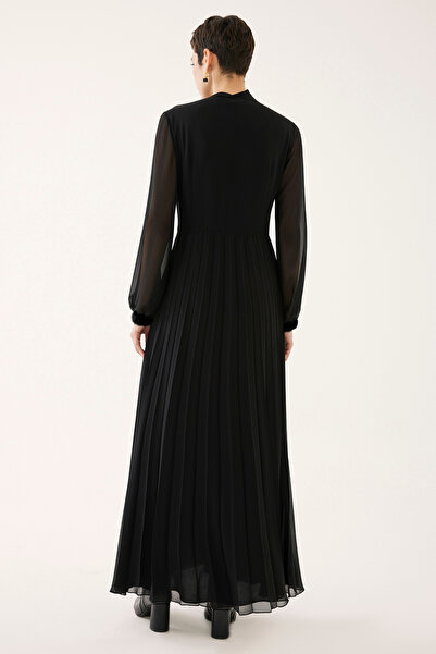 Perspective Šaty Dixie Regular Fit s dlouhým rukávem a kravatovým límcem v černé barvě