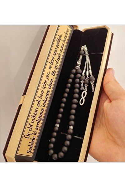 Oniks MAT ONİKS TAŞI TESBİH 925 AYAR ÖZEL GÜMÜŞ TASARIMLI YAZILI KADİFE KUTULU