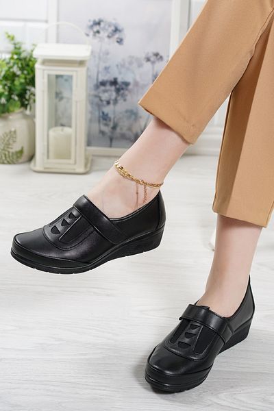 YADE MODA Дамски черни ортопедични обувки за майка