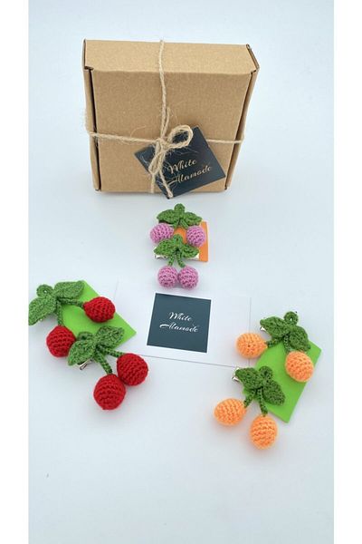 White Alamode Cherry Kids Buckle Set