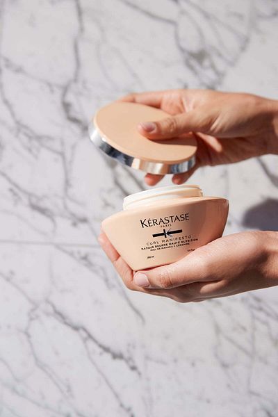 Kerastase Curl Manifesto Moisturizing Care Mask for Damaged Curly and Wavy Hair 200 ml