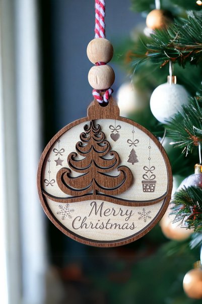 HippoDeco Ornament pentru brad de Crăciun cu motiv de brad scandinav scris în...