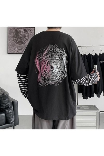 Toum تي شيرت أسود للجنسين - خطوط عشوائية مطبوعة على الظهر، أكمام وهمية