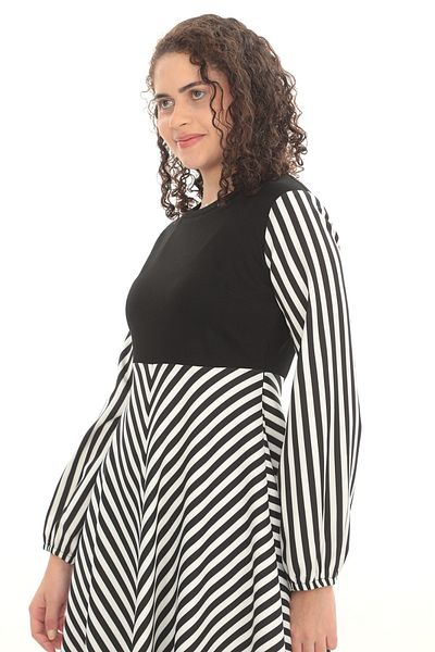 etselements X MODAPO Rochie maxi în linie A cu mânecă lungă din țesătură tricotată în față