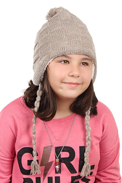 toptanhanem Симпатична шапка с помпони - незаменим аксесоар за зимата на ваши...