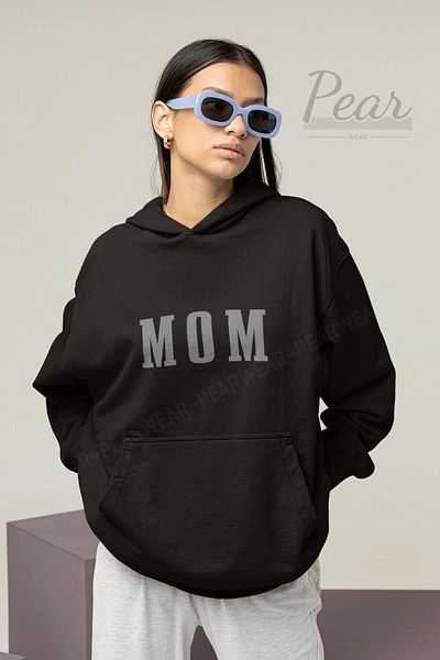 Pear Wear Дамски суитшърт с качулка и 3 нишки, с щампа MOM и повдигнат дизайн
