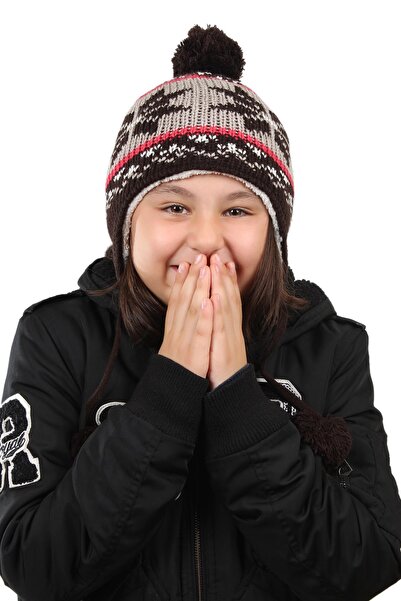 toptanhanem Симпатична шапка с помпони - незаменим аксесоар за зимата на ваши...