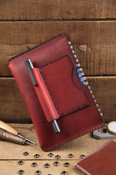 New Coast Leather 1900's Ръчно изработен калъф за тефтер A6 от естествена кожа