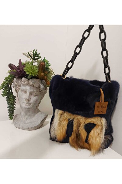 donna e milano Black Chain Fur Bag Model