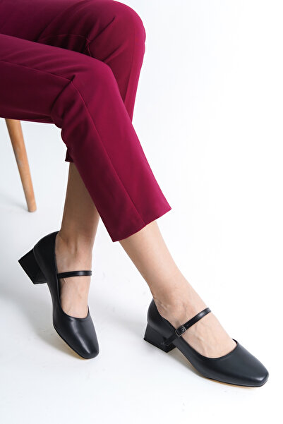 eformoda by emre yılmaz Siyah Cilt Kadın Tek Bantlı Geniş Burunlu Kalın Topuk...