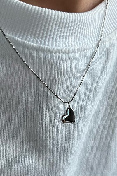 Beca Atelier قلادة فضية على شكل قلب صغير من الفولاذ سعة 316 لتر