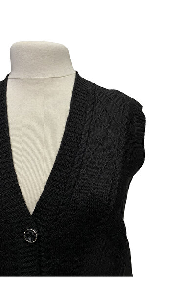 Giyinen Mağazaları Black Feriha Buttoned Front Double Pocket Side Slit Short Mother Knit Vest