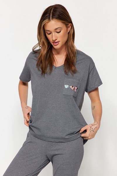 Trendyol Collection Szürke pamut nyomott pizsama szett - póló és nadrág THMSS23PT00151
