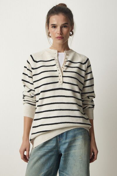 laughs Жіночий чорний светр з коміром на ґудзиках і смужками MT5577