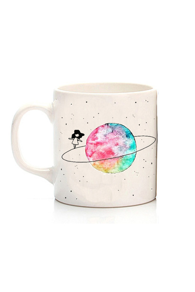 ART HEDİYE كوب فتاة تمشي على كوكب زحل مطبوع على الجانبين