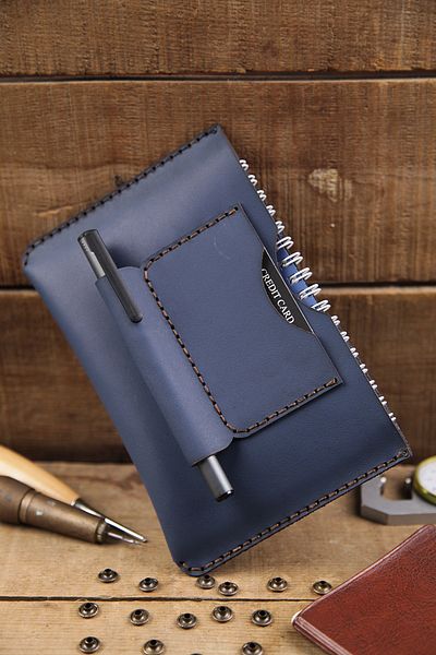 New Coast Leather 1900's Ръчно изработен калъф за тефтер A6 от естествена кожа