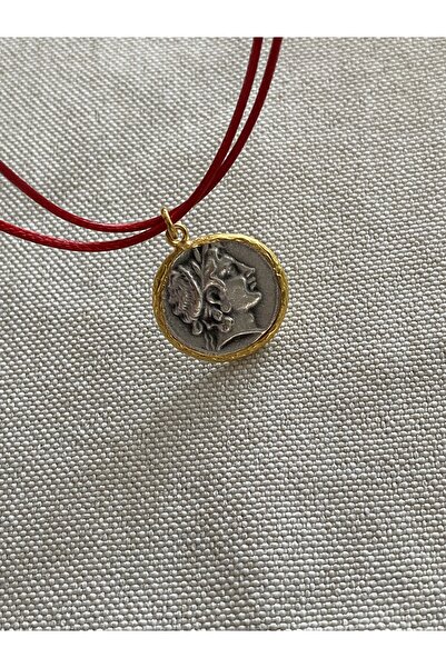 ATELİERGONCA KIRMIZI İP ETNİK DESENLİ ÇİFT TARAFLI MADALYON KOLYE NO:1