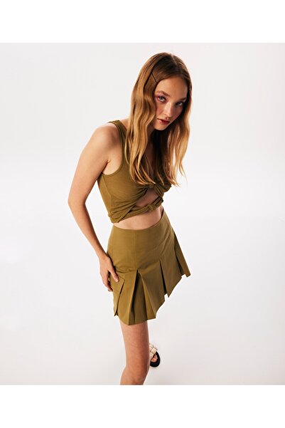 Twist Knotted crop t-shirt