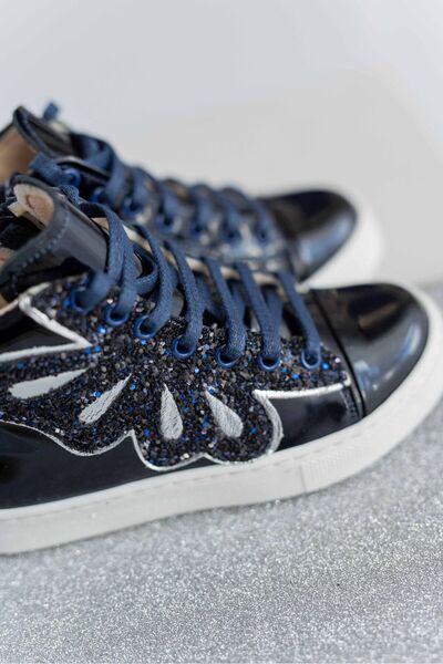 Bebbini Kelebekli Lacivert Rugan Kız Çocuk Bot